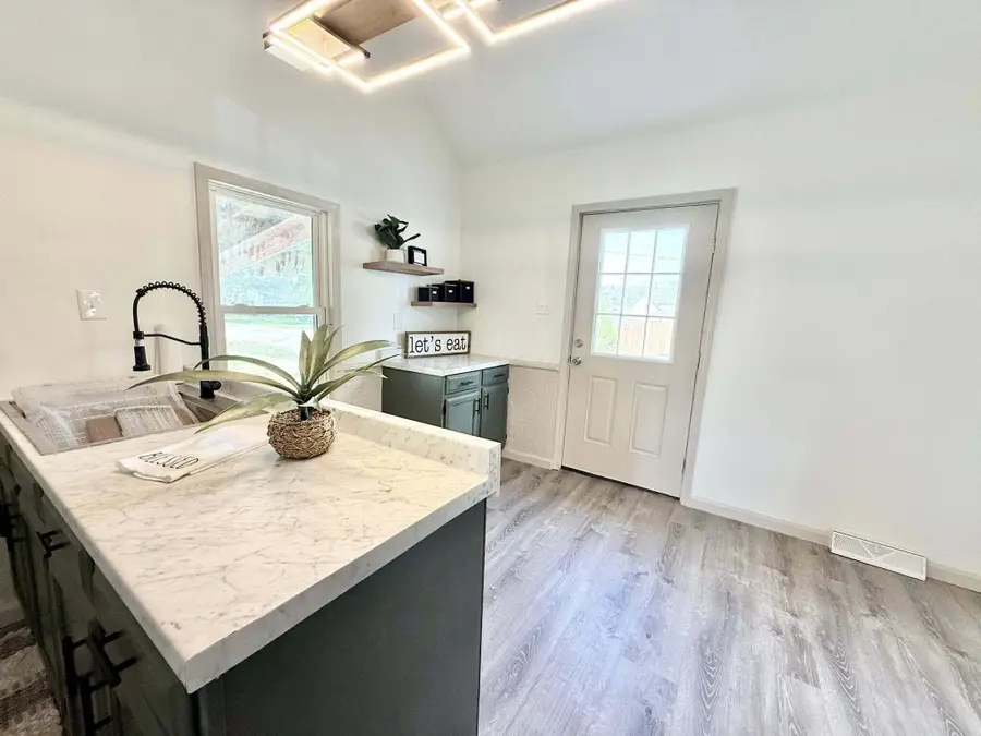 207 S Harrison Street, Mount Vernon, OH 43050 - #3