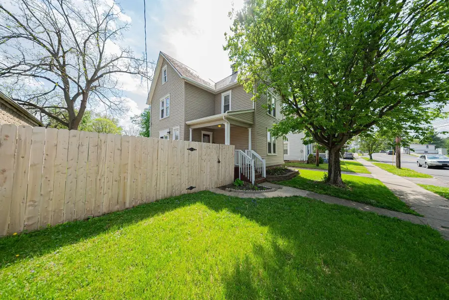 351 W William Street, Delaware, OH 43015 - #3