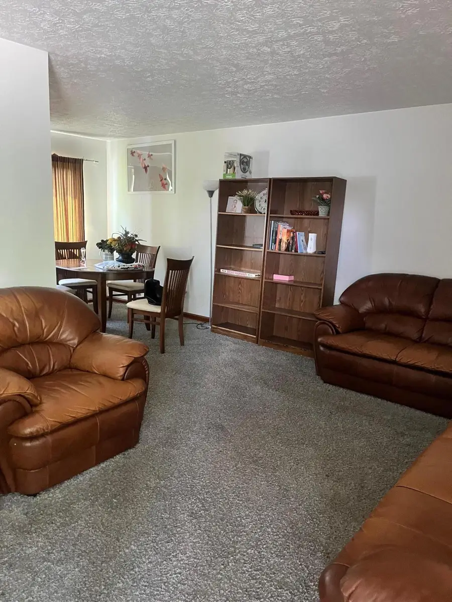 5203 Quincy Drive, Columbus, OH 43232 - #2