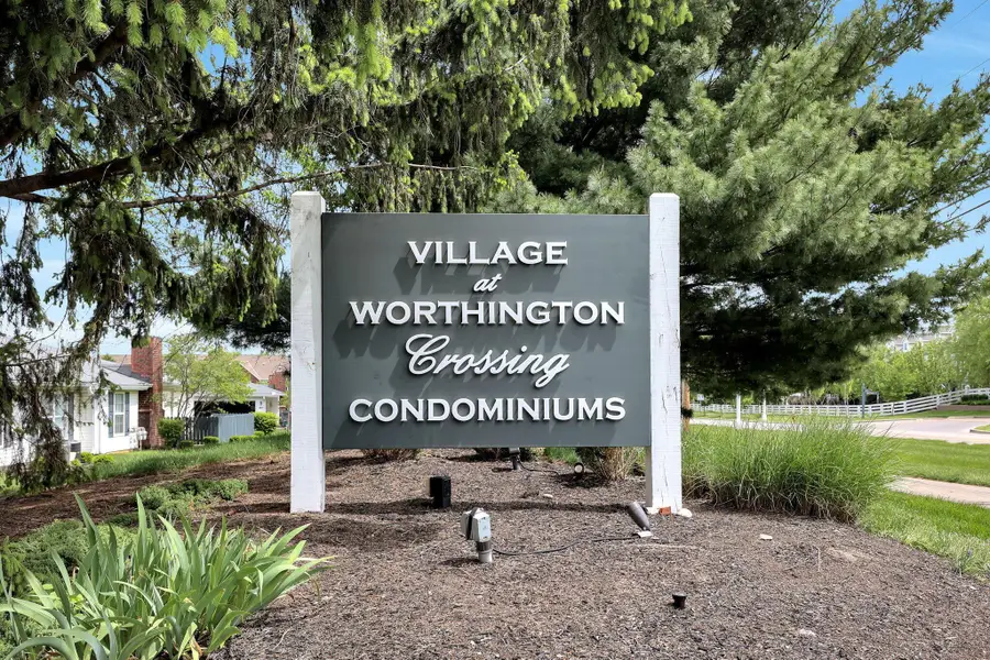 8396 Greyhawk Circle, Columbus, OH 43240 - #2