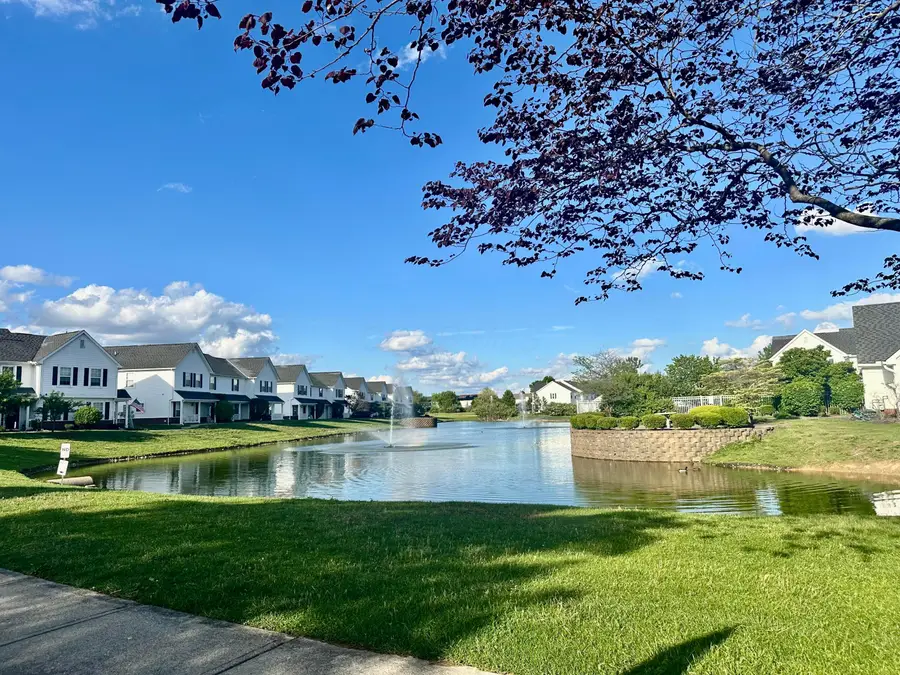 6323 Lakeview Drive W, Grove City, OH 43123 - #2