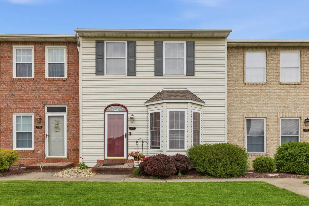 1055 Crestfield Street, Ontario, OH 44906 - #1