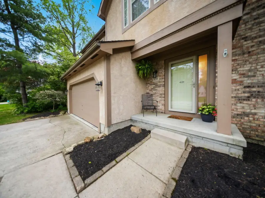 638 Ridenour Road, Columbus, OH 43230 - #3