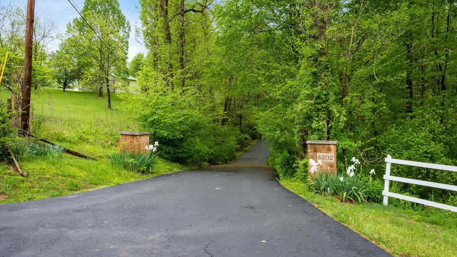 6202 Goss Road, Sugar Grove, OH 43155 - #2