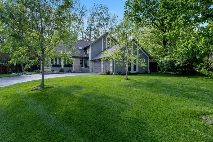 6753 Lakeside Circle W, Worthington, OH 43085 - #3