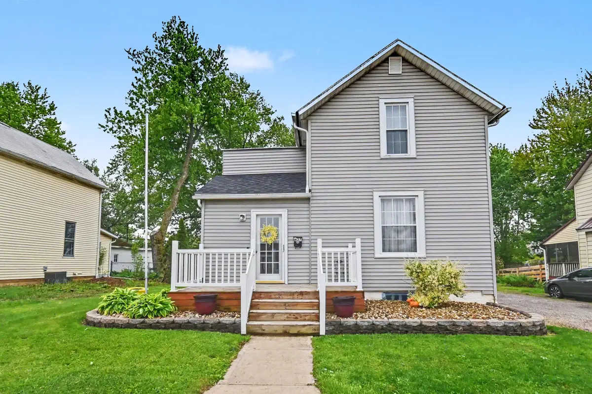 427 Wallace Avenue, Bucyrus, OH 44820 - #1