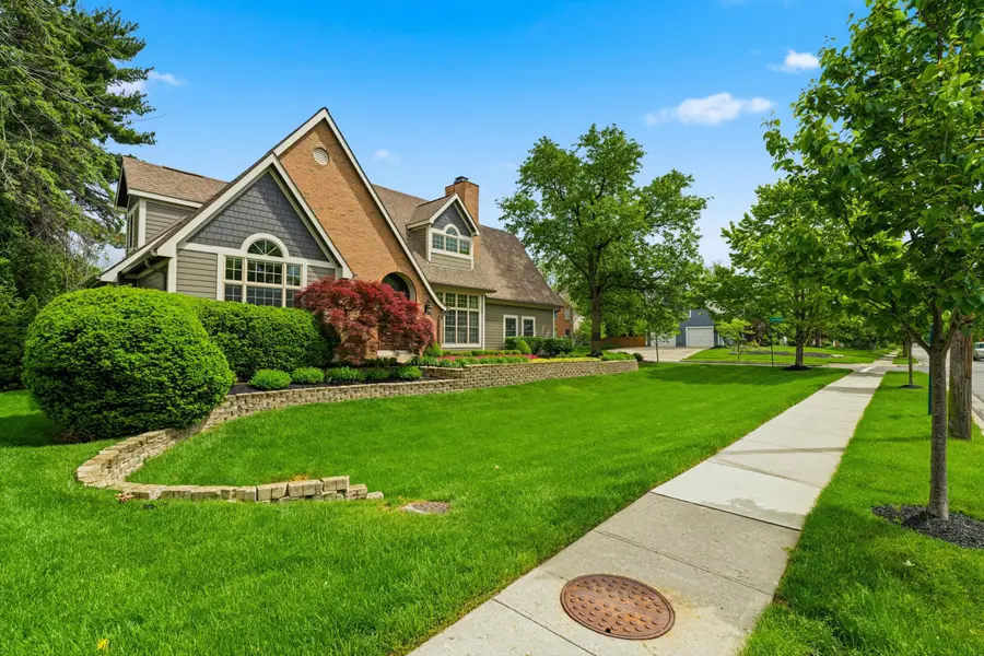 2350 Zollinger Road, Upper Arlington, OH 43221 - #2