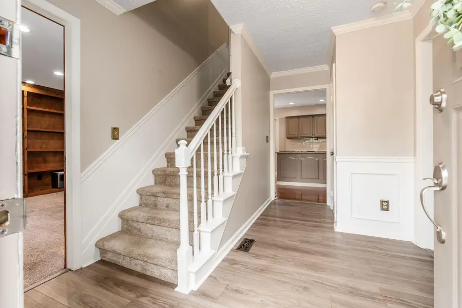 8900 Locherbie Court, Dublin, OH 43017 - #2