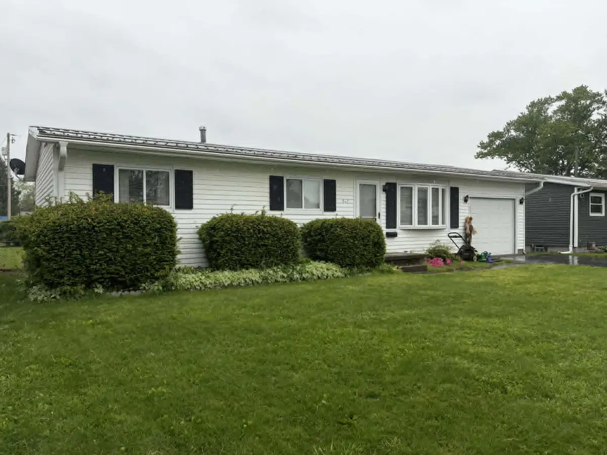 517 E 5th Street, West Lafayette, OH 43845 - #1