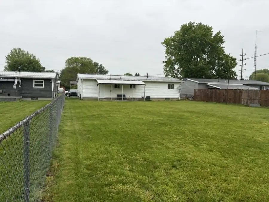 517 E 5th Street, West Lafayette, OH 43845 - #2