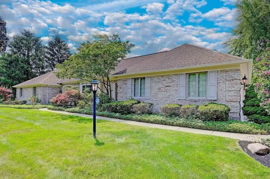 125 W Campus View Boulevard, Columbus, OH 43235 - #2