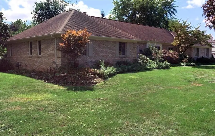 125 W Campus View Boulevard, Columbus, OH 43235 - #3