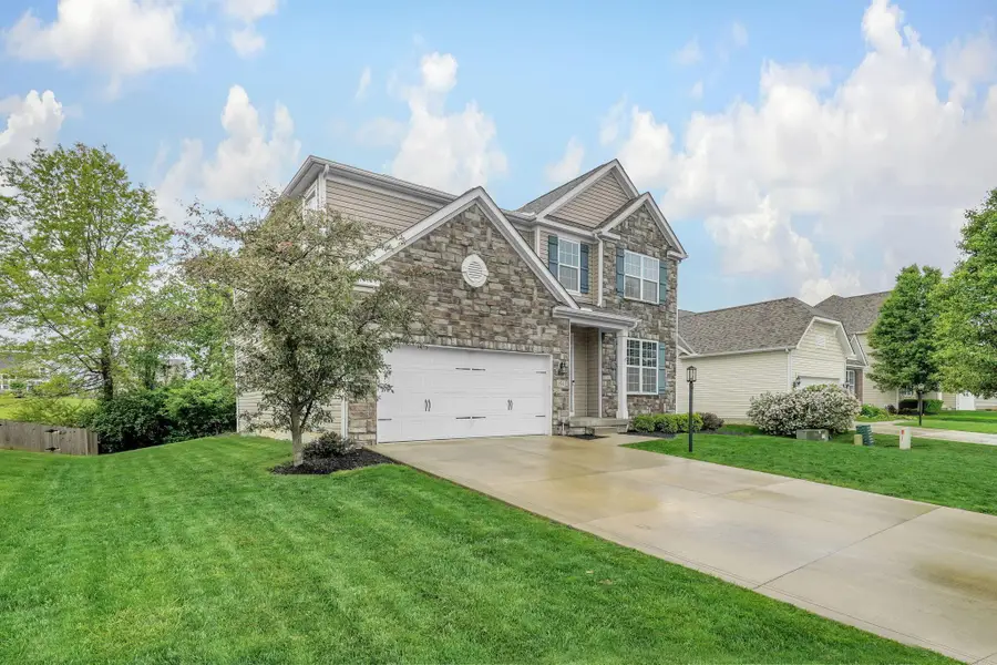 594 Preston Trails Drive, Pickerington, OH 43147 - #3