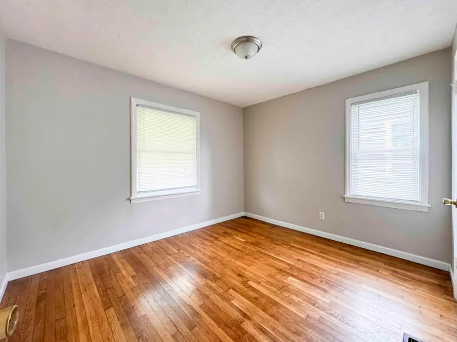 1433 E 19th Avenue, Columbus, OH 43211 - #3