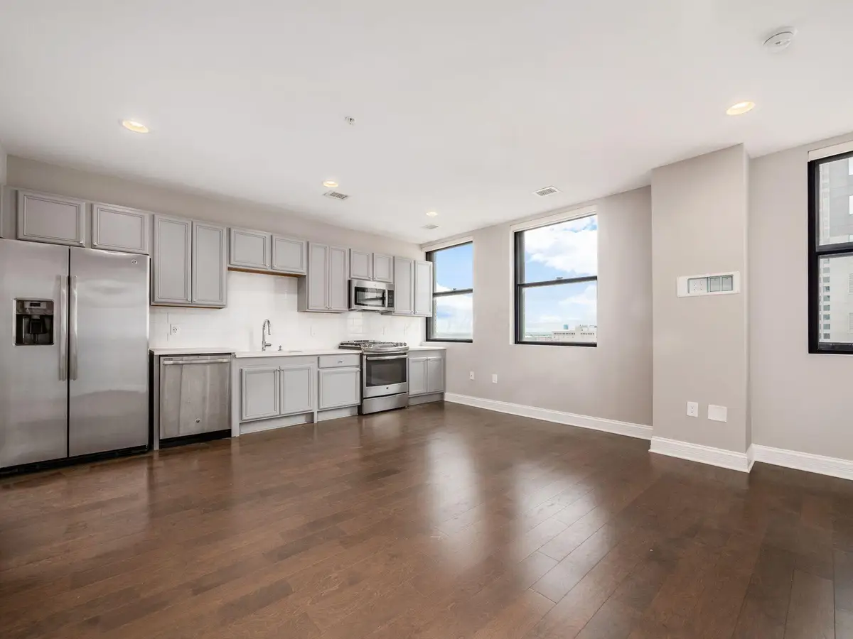 50 W Broad Street, Columbus, OH 43215 - #1
