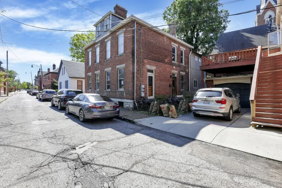 113 E Sycamore Street, Columbus, OH 43206 - #2