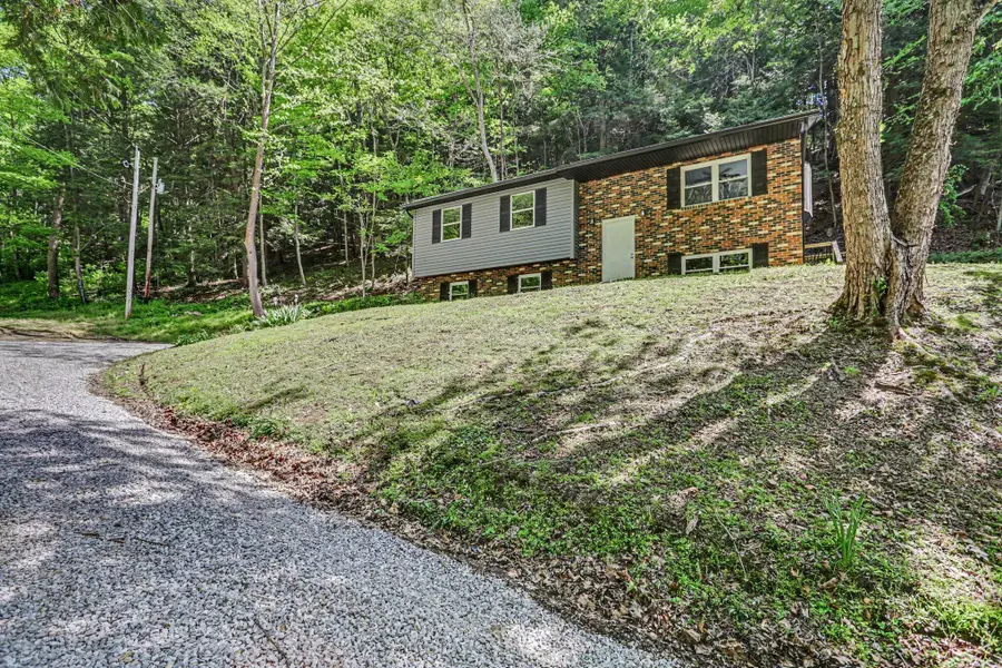 7670 Buckeye Road Se, Sugar Grove, OH 43155 - #2
