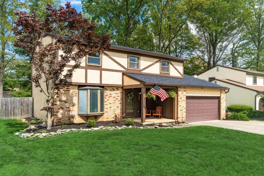 208 Parkwood Avenue, Pickerington, OH 43147 - #2