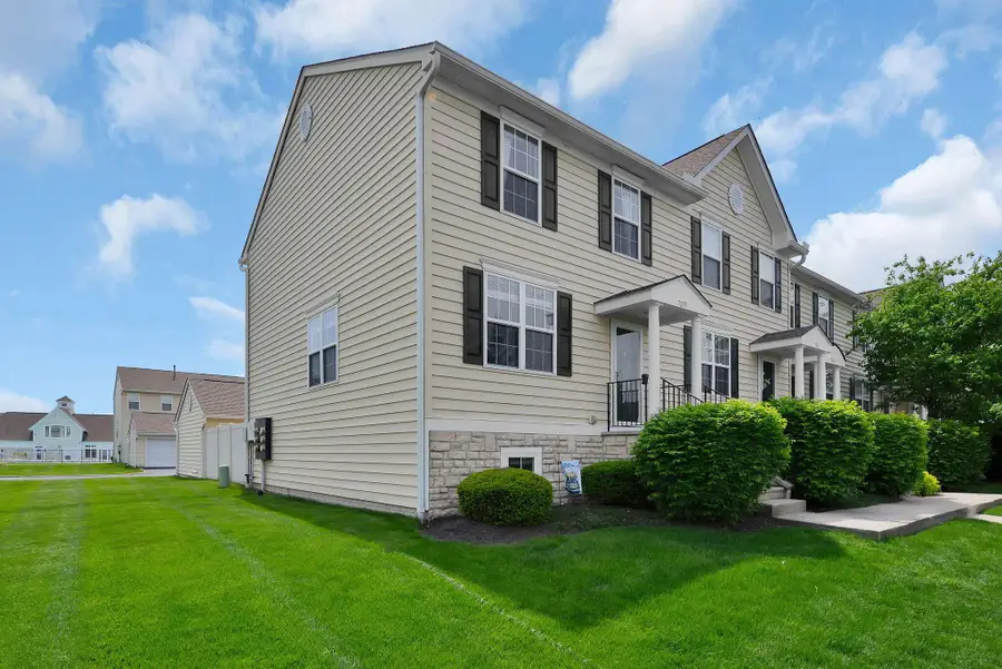7235 Colonial Affair Drive, New Albany, OH 43054 - #3