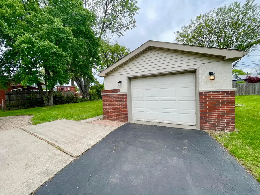 5806 Satinwood Drive, Columbus, OH 43229 - #2