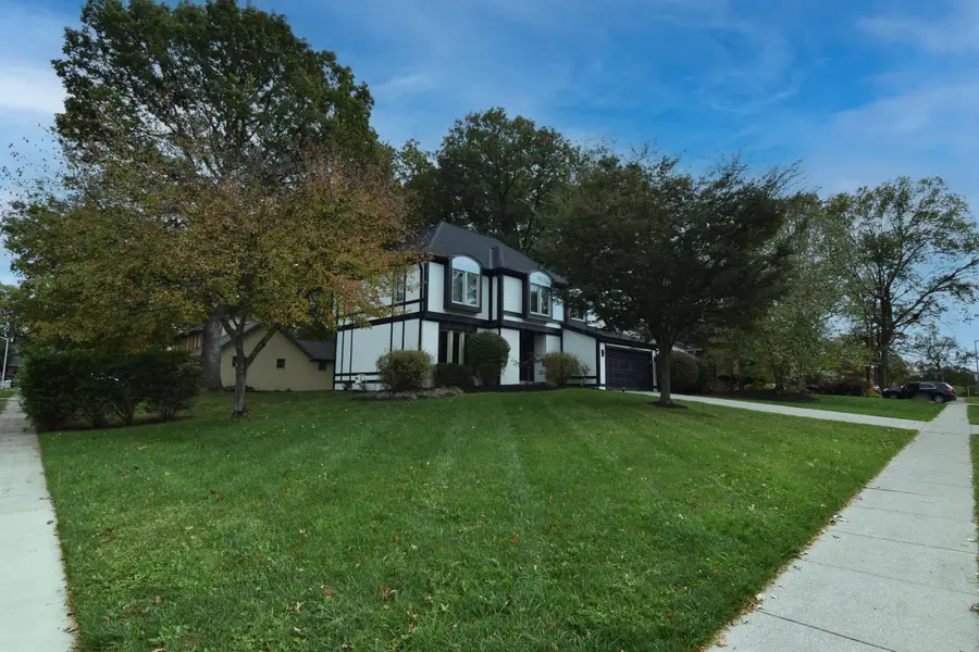990 Venetian Way, Columbus, OH 43230 - #2