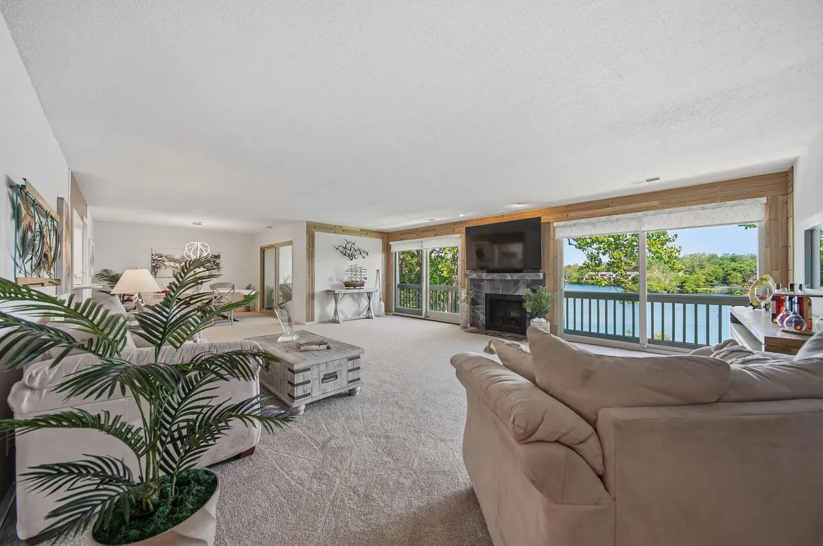 1207 Lake Shore Drive, Columbus, OH 43204 - #1