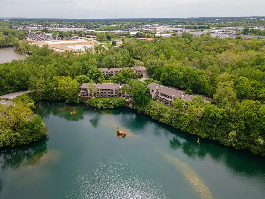 1207 Lake Shore Drive, Columbus, OH 43204 - #2