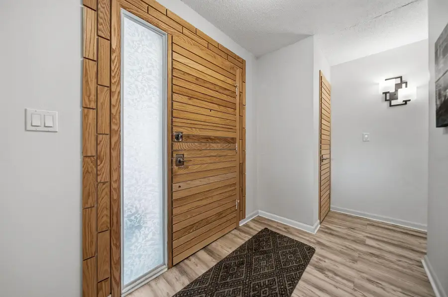 1207 Lake Shore Drive, Columbus, OH 43204 - #3