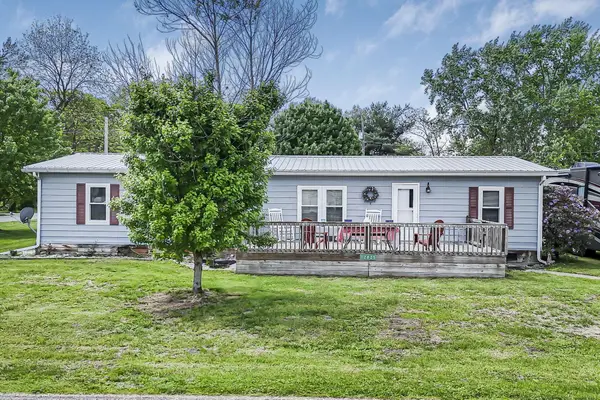 12825 2nd Avenue, Trinway, OH 43842