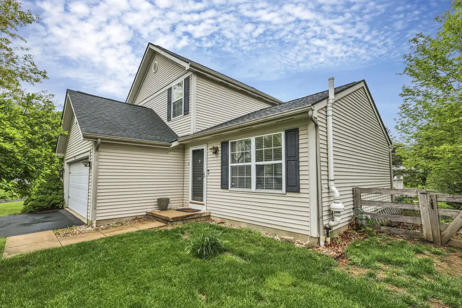 8967 Holquest Drive, Lewis Center, OH 43035 - #3
