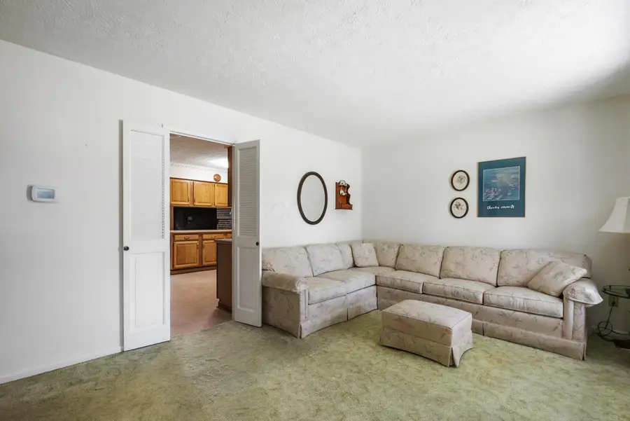 329 Chesterville Drive, Canal Winchester, OH 43110 - #2