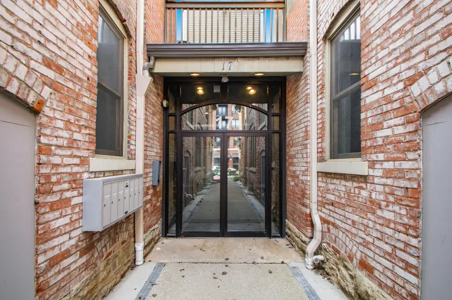 17 W 3rd Avenue, Columbus, OH 43201 - #2