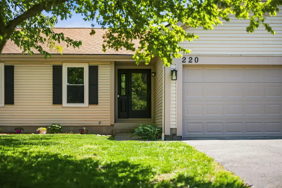 220 Rugby Lane, Columbus, OH 43230 - #2