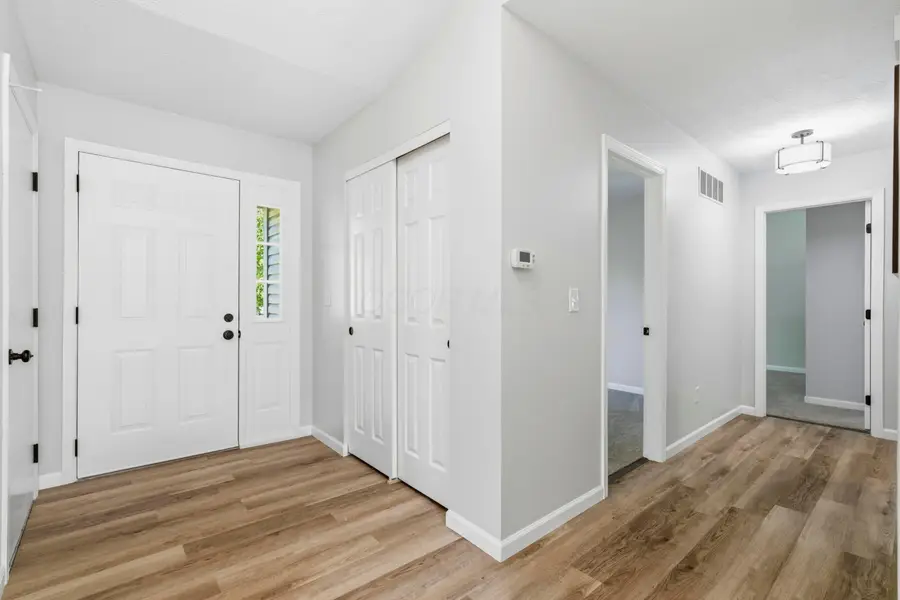 220 Rugby Lane, Columbus, OH 43230 - #3