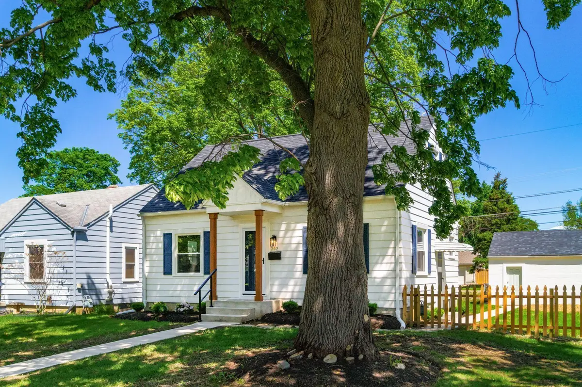 392 E Jeffrey Place, Columbus, OH 43214 - #1