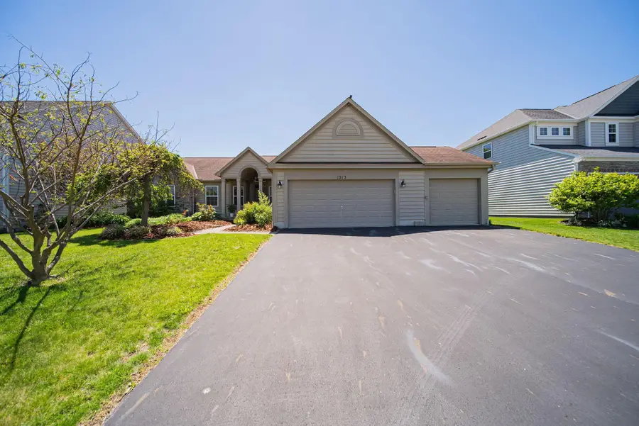 1913 Mallow Lane, Grove City, OH 43123 - #2