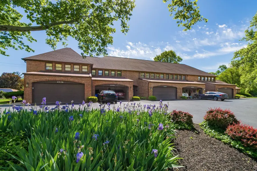 4528 Carriage Hill Lane, Columbus, OH 43220 - #3