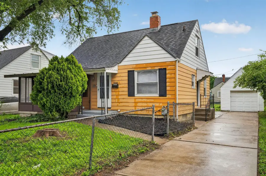 2458 Renwood Place, Columbus, OH 43211 - #2