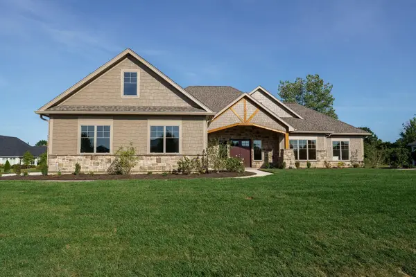 9882 Saddle Creek Trail, Centerville, OH 45458
