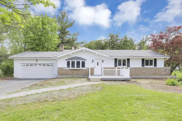 8 Summit Glen Road Sw, Pataskala, OH 43062