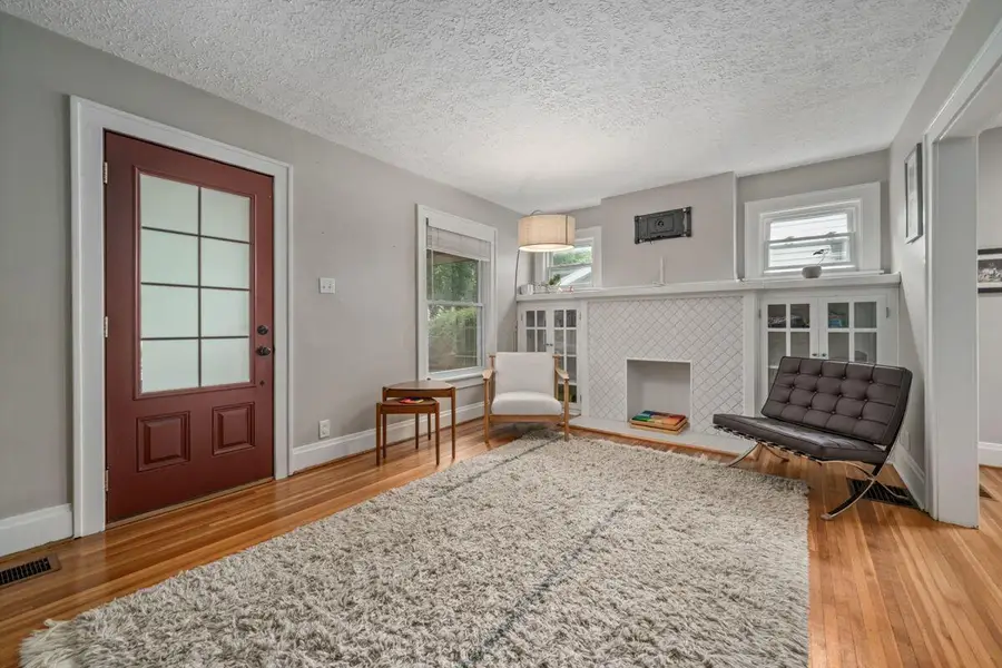 1369 Elmwood Avenue, Columbus, OH 43212 - #3