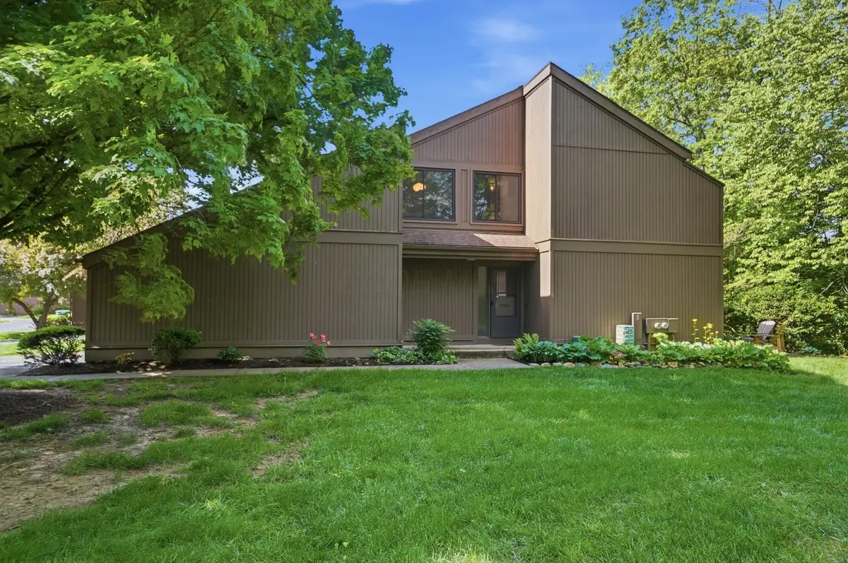 2110 Willowick Square, Columbus, OH 43229 - #1