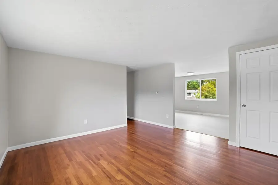 2264 Majestic Drive W, Columbus, OH 43232 - #3