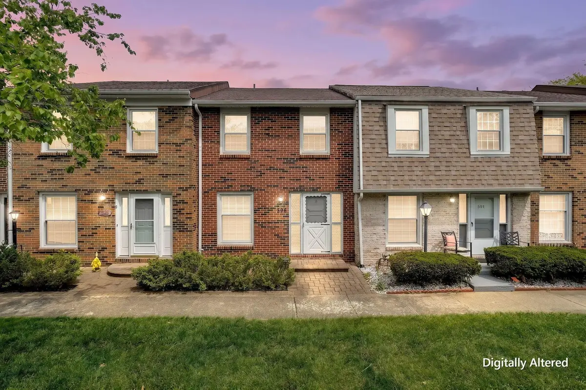 596 Dlyn Street, Columbus, OH 43228 - #1