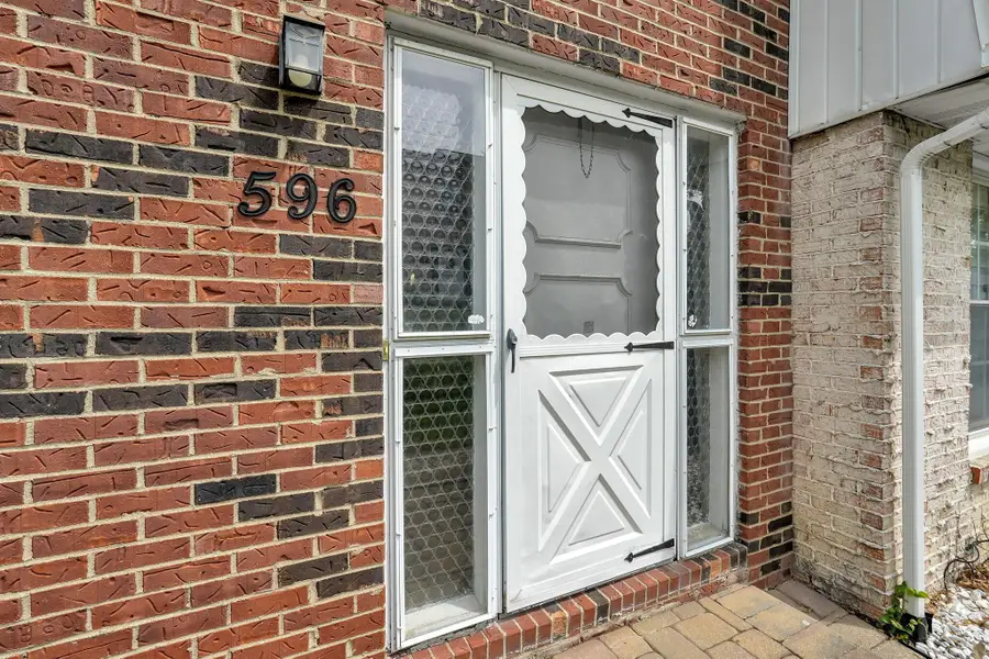 596 Dlyn Street, Columbus, OH 43228 - #3
