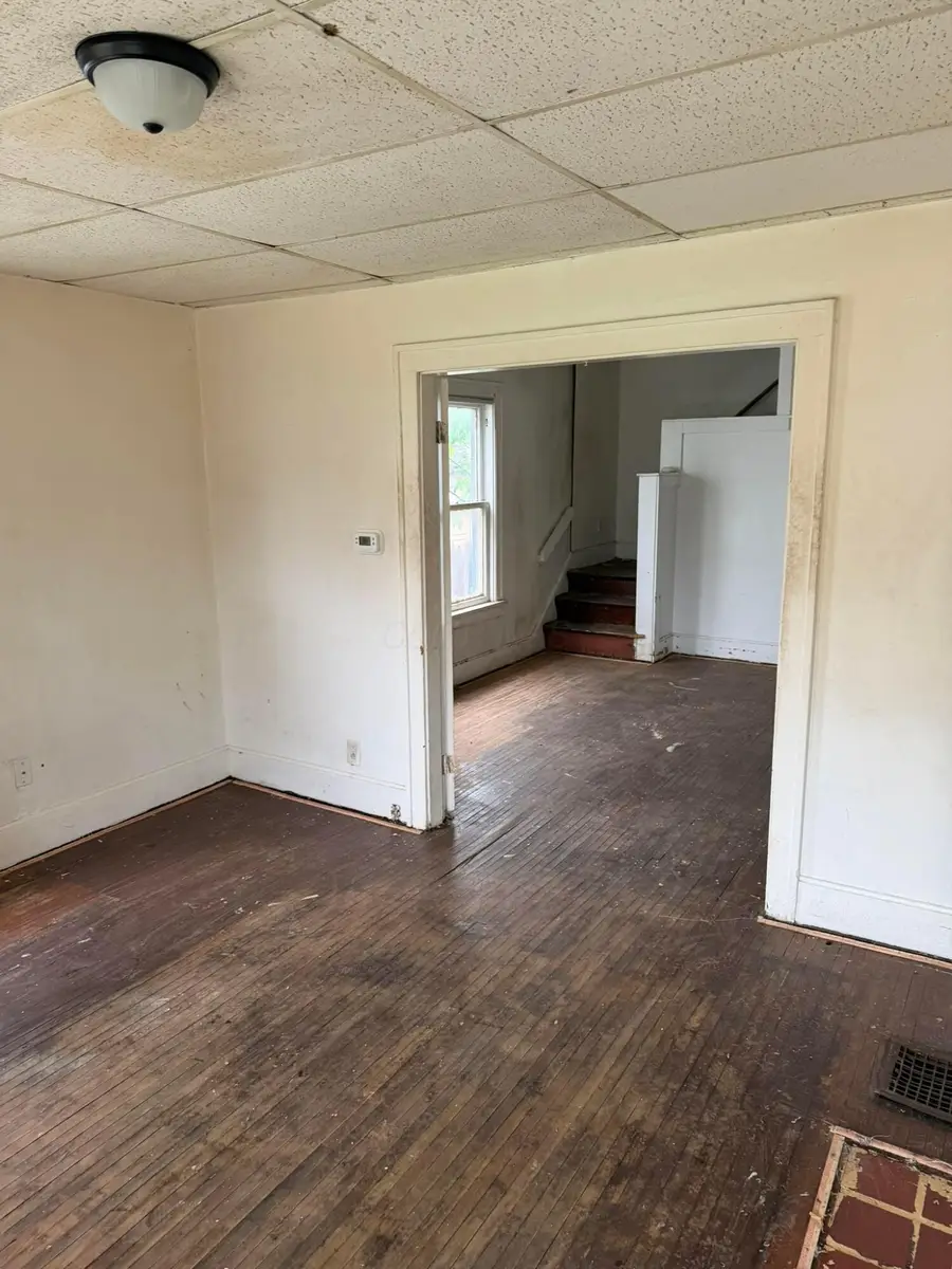 184 N Hague Avenue, Columbus, OH 43204 - #3