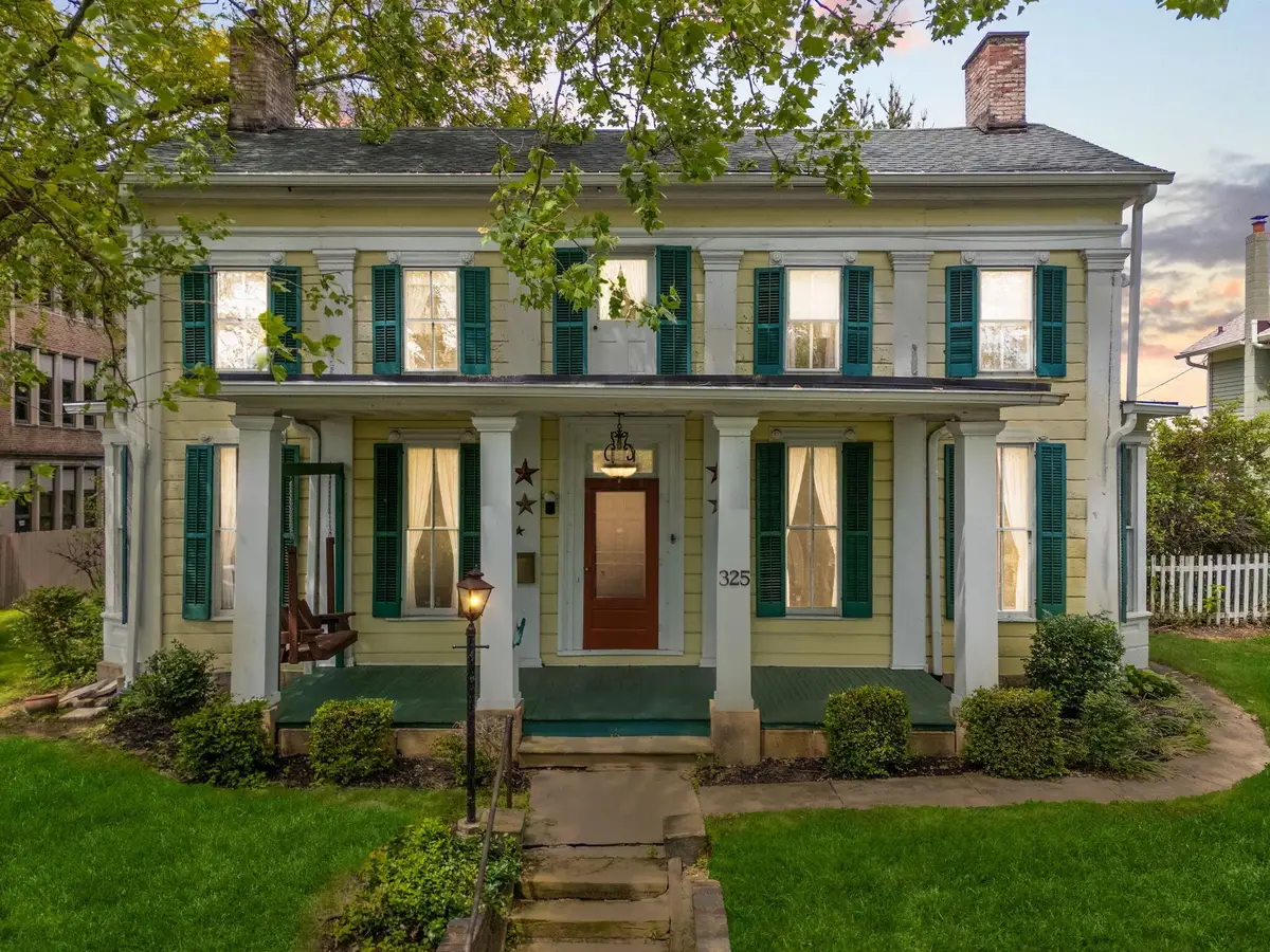 325 E Chestnut Street, Lancaster, OH 43130 - #1