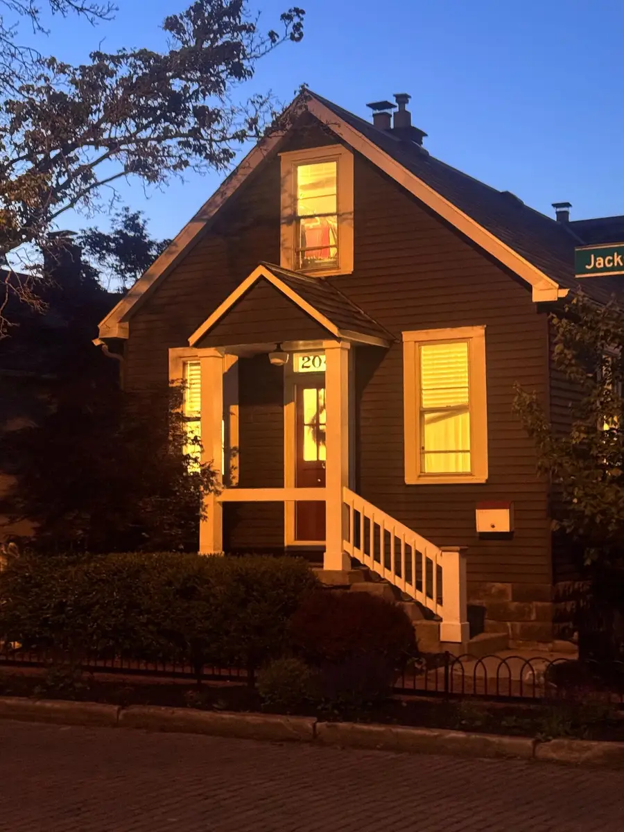 204 Jackson Street, Columbus, OH 43206 - #3