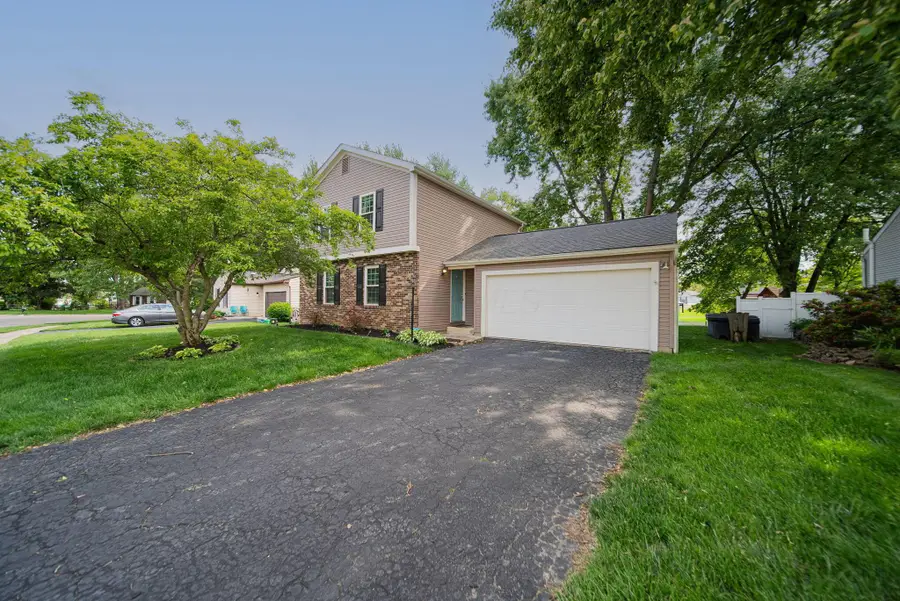 8249 Big Horn Court, Powell, OH 43065 - #2