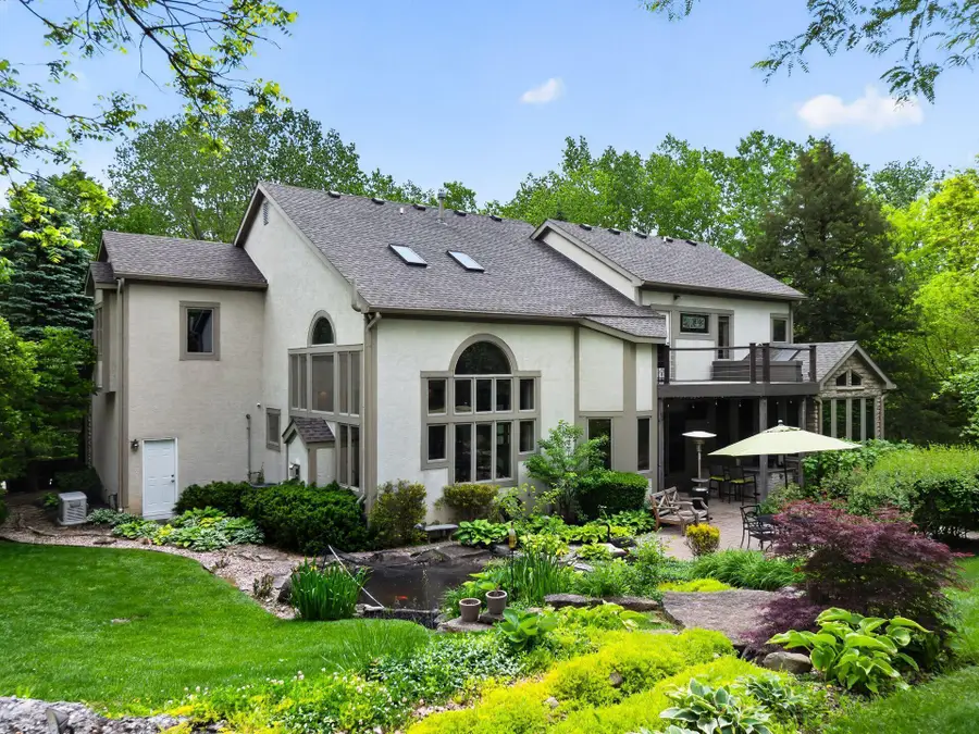 9750 Erin Woods Drive, Dublin, OH 43017 - #2